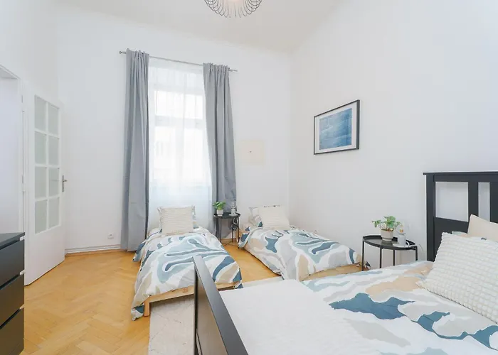 Apartament Quiet Near River And Center Praga