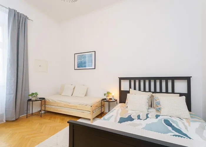 Quiet Near River And Center Apartament Praga