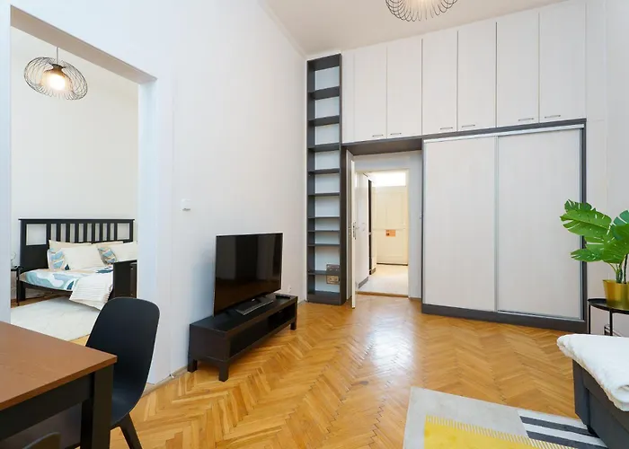 Quiet Near River And Center Apartament Praga